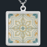 Colar Banhado A Prata Padrão de Azulejo Decorativo do Velho Mundo<br><div class="desc">Uma criação Chariklia Zarris,  esta velha impressão do mundo oferece um padrão decorativo de azulejo com azul e ouro sobre fundo bege. Faria um presente de excelente para fãs de flores e impressões pastel!</div>