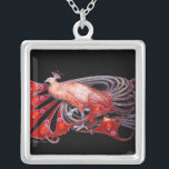 COLAR BANHADO A PRATA PEACOCK ELEGANTE EM VERMELHO E PRETO<br><div class="desc">Design colorida e elegante com gemstones 3D brilhantes design gráfico digital por Búlgaro Lumini. Parte da nova coleção ARCADIA.</div>