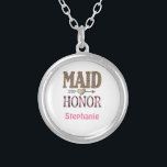 Colar Banhado A Prata Presente de Madrinha de casamento de Impressão do<br><div class="desc">Personalize este colar prateado ou este medalhão com Madrinha de casamento com o nome dela. Um presente de excelente para a sua Madrinha de casamento. Veja também as damas de honra e os colares da mãe.</div>