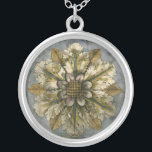 Colar Banhado A Prata Rosetas de Demarcação Decorativa no Fundo das Cinz<br><div class="desc">Jennifer Goldberger produziu este damasco decorativo apresentando uma bela roseta sobre um fundo de cinza. Um damasco é um padrão tecido que pode ser feito de seda, lã, linho ou outros tecidos que foram inventados durante o império bizantino. Compre esta impressão para mostrar aos seus amigos o seu amor pela...</div>