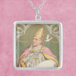 Colar Banhado A Prata Rua Pope. Gregory o Excelente (M 067)<br><div class="desc">No dia 3 de setembro de 590, um cinquenta monge beneditino foi eleito 64.º Papa por aclamação unânime. Ficaria conhecido como Rua do Papa. Gregory o Excelente (c. 540-12 de março de 604). Aqui, Rua. Gregory é mostrado vestindo regalia papal formal — uma coroa tripla dourada tiara, uma cruz peitoral...</div>