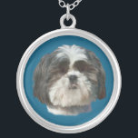 Colar Banhado A Prata Shih Tzu Dog Necklace<br><div class="desc">Este pequeno cão Shih Tzu com o seu fofinho bonito acrescenta apelação que qualquer amante de estimação gostaria.  É especialmente bom neste colar.</div>