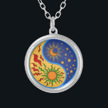 Colar Banhado A Prata Sun e Moon Yin Yang Colorful<br><div class="desc">Um design de sol Yin Yang e lua em um estilo de recorte de papel.</div>