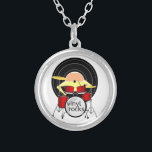 Colar Banhado A Prata Tambores de música vinil<br><div class="desc">Uma ilustração engraçada de desenho animado para pessoas que adoram o som de vinil em uma mesa giratória. Esta música com o tema design também seria excelente para bateristas. Um desenho animado de um disco tocando os tambores.</div>
