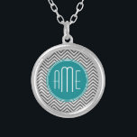 Colar Banhado A Prata Teal Charmala Chevrons Monograma Personalizado<br><div class="desc">Azul e Cinzas - Um padrão ousado de arte em cores frescas e alegres. Se precisar ajustar os monogramas,  clique no botão personalizar e faça alterações.</div>