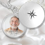 Colar Banhado A Prata Venha comigo hoje, Pai! Casamento, Foto, Memorial<br><div class="desc">"Pai, sei que está do meu lado. Hoje e sempre!" Personalizado, Foto, Texto, Colar Do Bloqueio De Casamento. Personalizar este pingente é rápido e fácil - basta carregar sua foto favorita, editar o texto se desejar, e você termina em menos de um minuto! Mantenha a memória de um amado perto...</div>