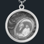Colar Banhado A Prata Wedding Memorial Amava Uma Foto Charm<br><div class="desc">// Nota: a foto usada é apenas uma imagem marcadora. Você precisará substituir por sua própria foto antes de solicitar/ imprimir. Se precisar de ajuda com isso,  por favor,  entre em contato comigo.</div>