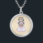 Colar de casamento da Sock Monkey Bride<br><div class="desc">Colar de noiva do macaco Sock, roupa de noiva de noiva, t-shirts de casamento, presentes de casamento por ArtMuvz Illustration. Chá de panela de casamento, recepção, roupa de janto de ensaio. Celebre seu amor em estilo com nossos designs de casamento, perfeito para noiva, noivo, festa de casamento e hóspedes. Excelente...</div>