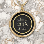 Colar de Graduação de Classe Dourada<br><div class="desc">Um círculo dourado "queimado" encerra o ano de sua classe e o nome em um fundo preto. Simples,  mas muito elegante e dramático. Faz uma maravilhosa manutenção da graduação. Se você quiser alterar a fonte,  a cor,  o tamanho ou o local do texto,  poderá fazer isso escolhendo "Personalizá-lo".</div>
