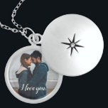 Colar De Prata Esterlina Personalizado Eu te amo foto de casal<br><div class="desc">Digamos que te amo com este medalhão e personalizo-o com uma fotografia e uma mensagem especial. Para alterar ainda mais o estilo de fonte personalize,  avise-me se você precisa de ajuda.</div>