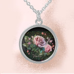 Colar De Prata Esterlina Rosas rosa em preto<br><div class="desc">Rosas cor-de-rosa no colar de fundo preto Verifique esta linda Rosas Rosa rosa rosa Colar de fundo preto que você pode personalizar atualizando seu nome. Essas flores bonito de Watercolor Pink no fundo Negro estão em muitos outros produtos e se você quiser ver o produto correspondente visite as Flores Rosa...</div>