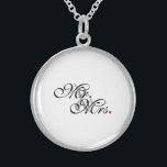 Colar De Prata Esterlina Sr. e Sra. Marido Esposam Sua Nova Semana<br><div class="desc">Clique no botão "PERSONALIZAR TI!" para revelar um seletor de cores e alterar a cor de fundo deste produto para a sua cor personalizada favorita. Um monograma clássico para o Sr. e a Sra. para os recém-casados, casal-mãe ou namorado. Uma ideia perfeita de presente de última hora. O Sr. e...</div>