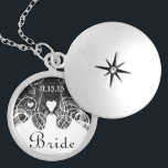 Colar Medalhão Casamento Damask Bride Keepsasaace<br><div class="desc">Colares de Manutenção Escolha Término Dourado Prateado Prateado ou Personalizado Personalizado Único Silver Silver Silver!Colares de Festas de casamento de Presença de Natal - para alterar a cor de fundo - clique em personalizar - clique em editar - escolha a última ferramenta no menu suspenso e escolha entre uma das...</div>
