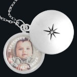 Colar Medalhão Foto De Bebê Simplesmente Doce<br><div class="desc">Belo design de fotografia personalizado perfeito para dia de as mães,  graduações,  casamentos,  aniversário,  aniversários e muito mais.</div>