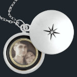 Colar Medalhão Photo Sweetheart Necklace<br><div class="desc">Romântica em torno do colar de prata esterlina. Completar com uma corrente de prata esterlina de 16". Querida,  mantenha o Colar Fotográfico com sua foto.</div>