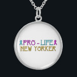 Colar Nova Yorker Pro-Life<br><div class="desc">Colar Nova Yorker Pro-Life. Sinta-se livre para mudar a cor de fundo e/ou adicionar palavras através das ferramentas de personalização do excelente do Zazzle. Para mais milhares de produtos pró-vida,  visite minha loja Artists4God em: http://www.zazzle.com/artists4god/gifts?cg=196514834256778908&rf=238686044861169565</div>