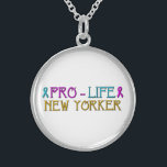 Colar Nova Yorker Pro-Life<br><div class="desc">Colar Nova Yorker Pro-Life. Sinta-se livre para mudar a cor de fundo e/ou adicionar palavras através das ferramentas de personalização do excelente do Zazzle. Para mais milhares de produtos pró-vida, visite minha loja Artists4God em: http://www.zazzle.com/artists4god/gifts?cg=196514834256778908&rf=238686044861169565</div>