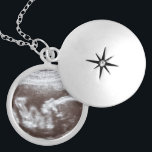 Colar personalizada do Sonogram<br><div class="desc">Quando você não estiver bastante pronto para dizer o mundo mas para o querer ainda manter o dia inteiro "o milagre pequeno minúsculo no fazer" perto de seu coração. ….</div>