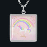 Colar Unicórnio com brilho de ouro rosa mágico<br><div class="desc">Colar Unicórnio com cor rosa mágica,  brilho dourado e cores arco-íris! Texto em ouro com um unicórnio arco-íris contra fundo cor-de-rosa macio e pastel. Presente perfeito para o amante do unicórnio em sua vida. Altere a cor de fundo,  se quiser!</div>