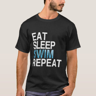 Coloque A Camisa Repetida Da Natação De Sono Para