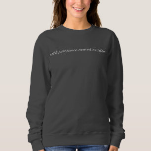 Com a camisa de suor básica feminina da paciência