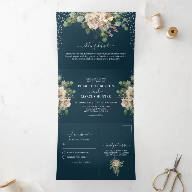 Com Dobra Tripla Chic Elegante Flores Rosadas e Convite de Casament (Dentro)