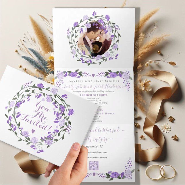 Com Dobra Tripla Convite de Casamento Floral de Peônia Roxa Elegant (Criador carregado)