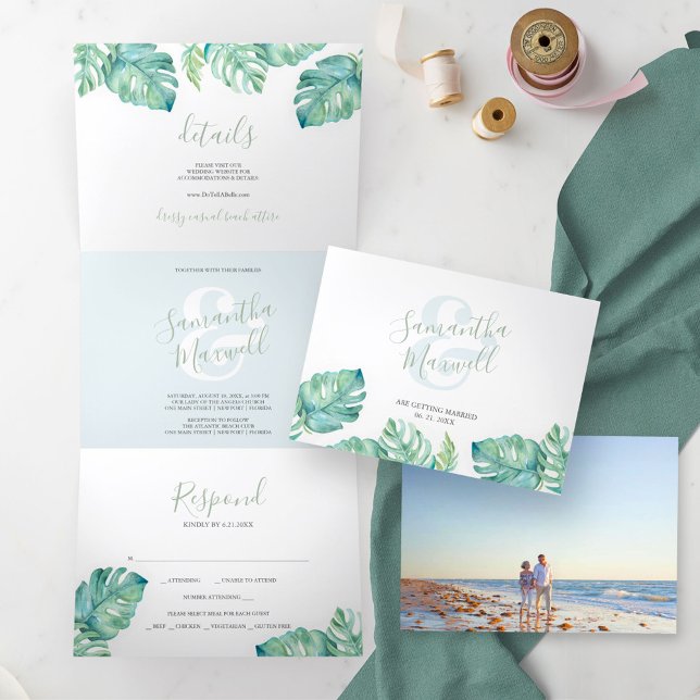 Com Dobra Tripla Convite de Casamento Tri-Fólio Costeiro Tropical. (All in one destination wedding invitations watercolor tropical palm leaf art by Victoria Grigaliunas)