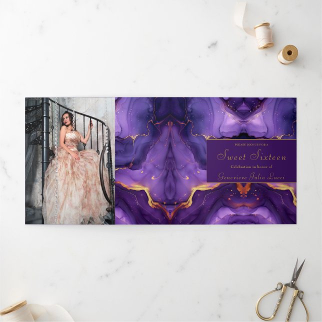 Com Dobra Tripla Convite de festas Chic Purple e Dourado Sweet 16 (Fora)