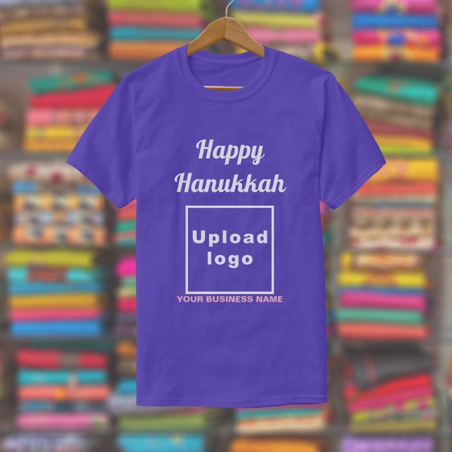 Comercialização de Hanukkah em T-Shirt Roxo (Hanukkah greeting, business name and logo on purple t-shirt)