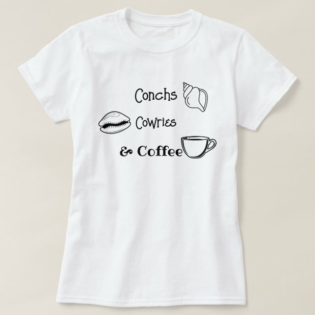 Conchas, Cauris e Café - Camiseta Feminina de Busc (Frente do Design)