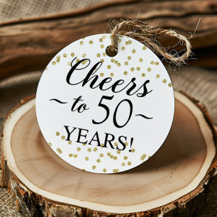 Confetti Dourado aplaude 50 anos favorece etiqueta