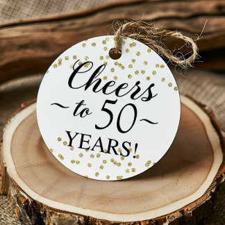 Confetti Dourado aplaude 50 anos favorece etiqueta