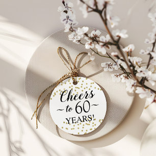 Confetti Dourado aplaude 60 anos favorece etiqueta