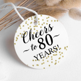 Confetti Dourado aplaude 80 anos favorece etiqueta