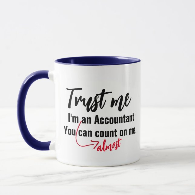 Confie em Mim Caneca de Contador Quase - Meme Pers (Esquerda)