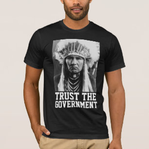 CONFIE NOS T-SHIRTS INDIANOS GOVERNOS A PRETO