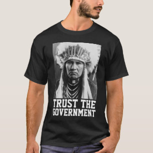 CONFIE NOS T-SHIRTS INDIANOS GOVERNOS A PRETO