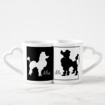 Conjunto De Caneca De Café Cascas brancas e pretas, cor-de-rosa, recém-curada<br><div class="desc">Esta caneca de um amante retrô com seus poodles brancos e pretos faz um belo presente para todos os recém-casados ou amantes. Você pode substituir facilmente o texto atual por um monograma ou nome curto. Um design original disponível exclusivamente na loja online ©Oh_Nostalgia. Todos os direitos reservados.</div>