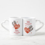 Conjunto De Caneca De Café Cute Squirrels Sr. e Sra. Casal Dia de os namorado<br><div class="desc">Celebre o amor com este adorável conjunto de canecas de café de casal, com ilustrações bonitinhas de esquilo cercadas por doces corações de amor. Cada caneca é feita com um punho único em forma de coração, simbolizando sua conexão especial. Personalize-os com os seus nomes para que seja uma verdadeira manutenção....</div>