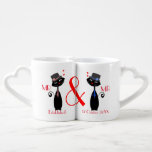 Conjunto De Caneca De Café O Sr. e o Sr. Gay Casais personalizados presentes<br><div class="desc">Só a coisa para os recém-casados é um belo par de canecas de amor que podem ser facilmente personalizadas com os nomes dos casais e a data do seu casamento. Um presente especial de casamento e guardar o dia do casamento e tão fofo com dois gatos de desenho animado em...</div>