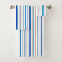 Banheiro de praia dourado azul branco costeiro