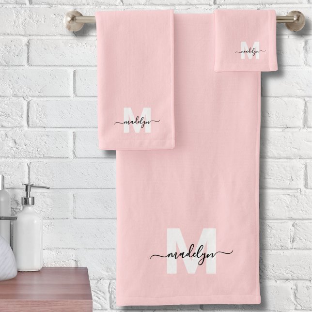 Conjunto De Toalhas Blush Rosa Elegante Script Minimo Monograma de Nom (Blush Pink Elegant Minimal Script Name Monogram Bath Towel Set )