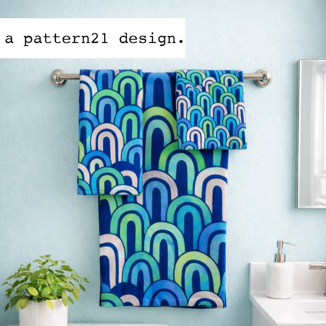 Conjunto De Toalhas Bohemian arch fish scale painted pattern (Retro arch towels add vibrant blue style to bright modern bathrooms)