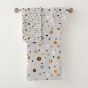 Conjunto De Toalhas Bolinhas multicoloridas em cinzas.