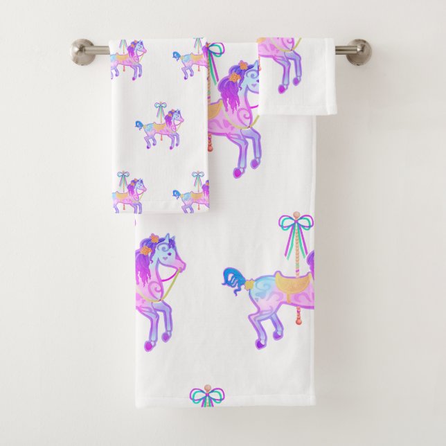 Conjunto De Toalhas Carousel Pony Bath Towel Set (Insitu)