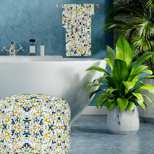 CONJUNTO DE TOALHAS COR DE ÁGUA BRANCA E AZUL ESTÁ DEFINIDA PARA TOWEL