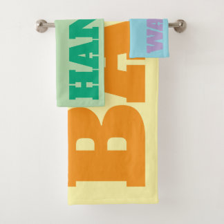 Conjunto de toalhas de mão e banho com texto gráfi