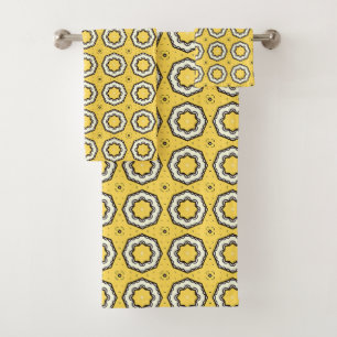 Conjunto De Toalhas Fundo amarelo com motivo floral preto e branco