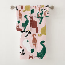 Gatos encantadores desenhados à mão em fundo rosa